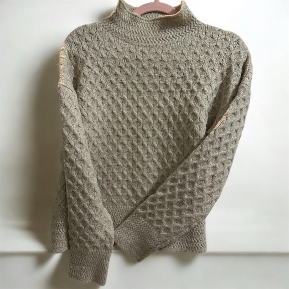 Kut From the Kloth Women's S Cream / Beige Chunky Cable Knit Turtle Neck Sweater - Picture 3 of 11